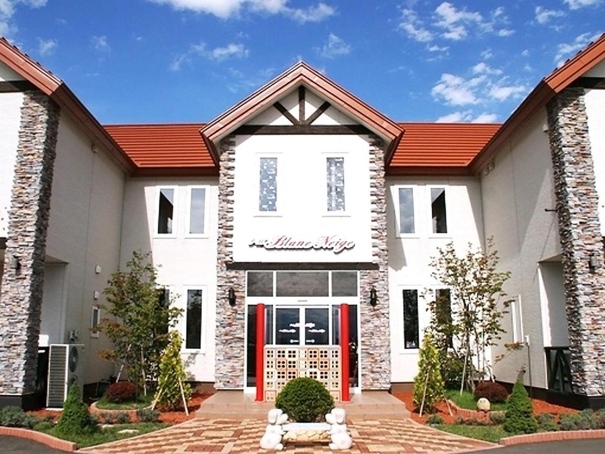 Petit Hotel Blaneneige Nakafurano Bagian luar foto