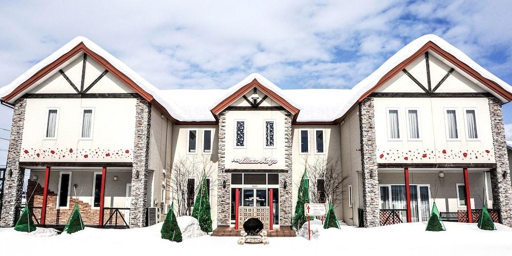 Petit Hotel Blaneneige Nakafurano Bagian luar foto