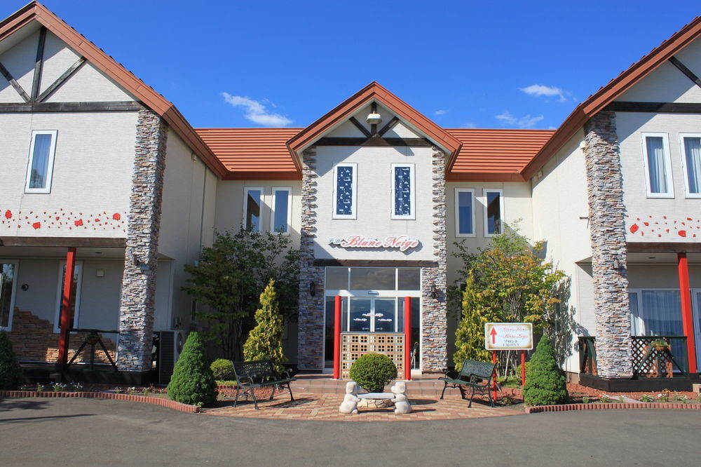 Petit Hotel Blaneneige Nakafurano Bagian luar foto