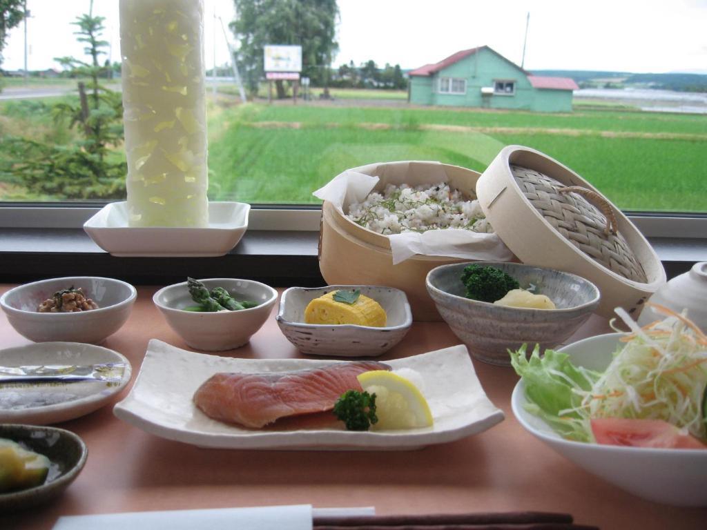Petit Hotel Blaneneige Nakafurano Bagian luar foto